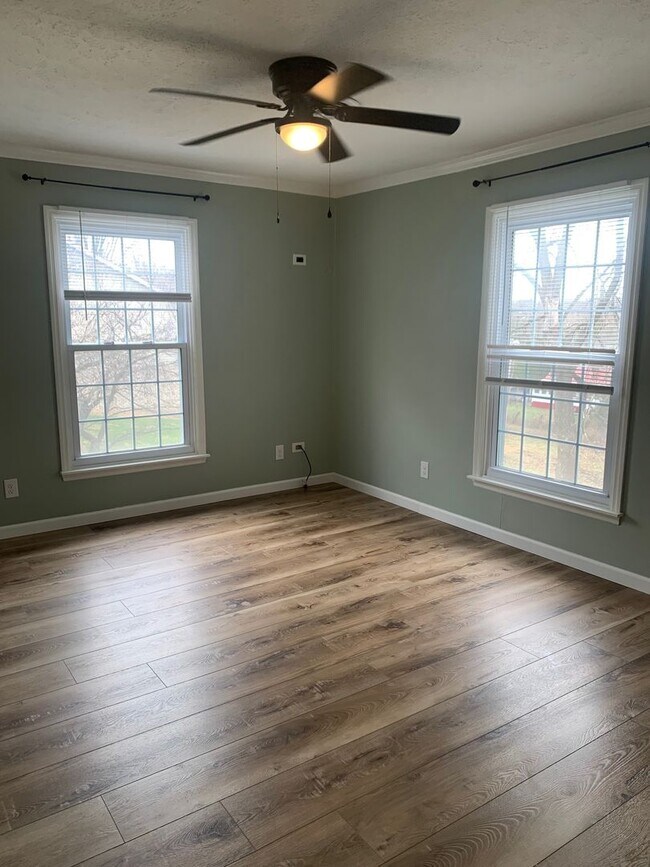 Building Photo - Charming Five-Bedroom Retreat with Finished Basement and Modern Amenities!