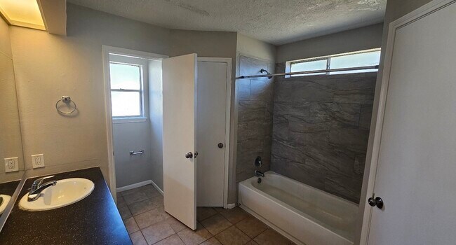 Building Photo - 13355 Lake Breeze Ln