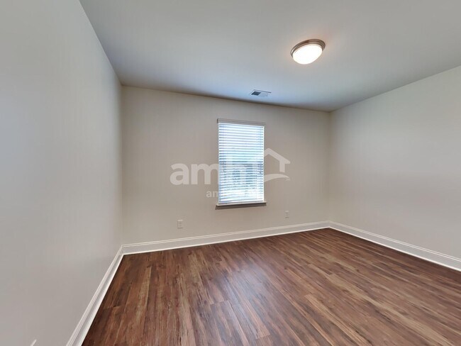 Building Photo - 199 Columns Rd