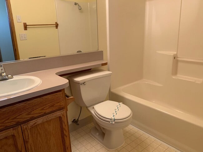 Building Photo - Spacious Home with Large Backyard in Union...