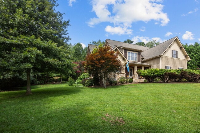 Building Photo - Spacious 3-Bedroom Home with Bonus Room & ...