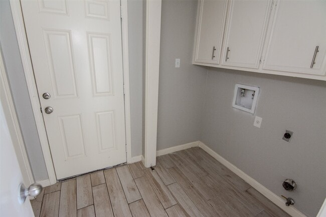 Building Photo - 7838 Duffield Ln