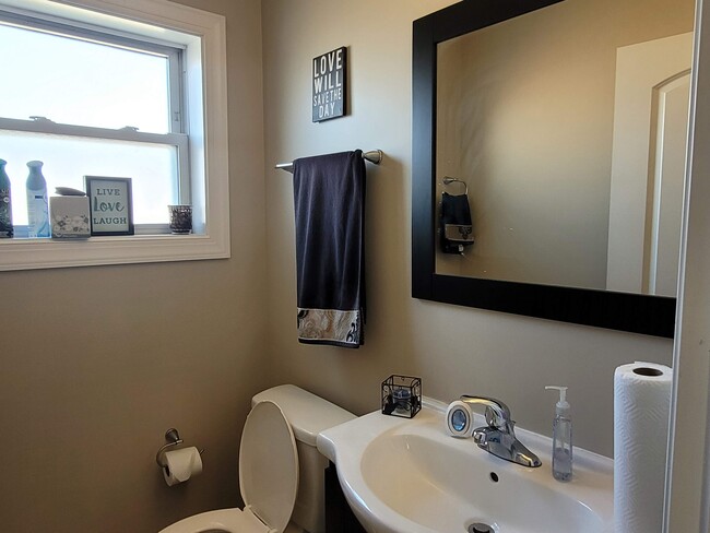 Building Photo - 8726 S Francisco Ave