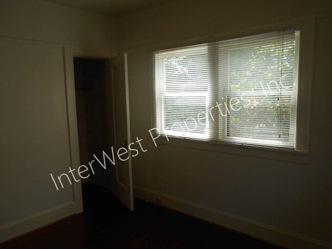 Building Photo - 2 Bedroom Home in the Alberta area with To...