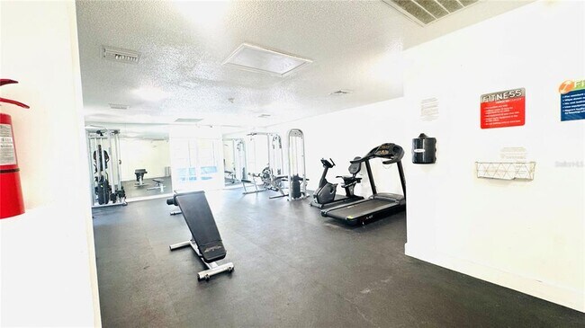 Building Photo - 7200 E Bank Dr