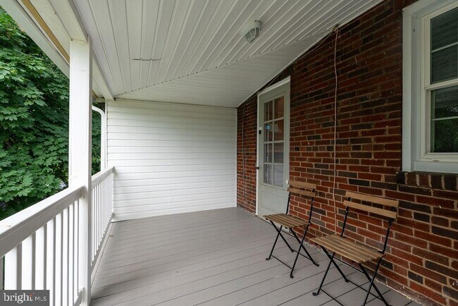 Building Photo - 315 Frederick St