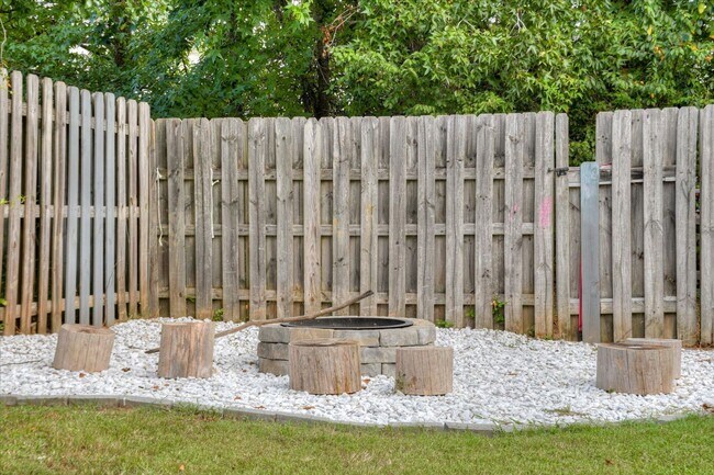 Building Photo - 716 Gallaway Ln