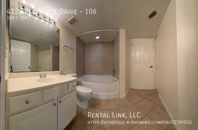 Building Photo - 4122 Residence Drive