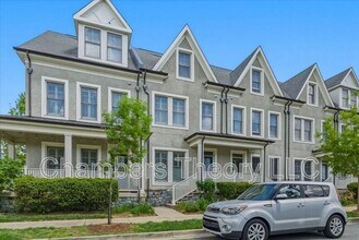 Building Photo - 2735 Linden Ln