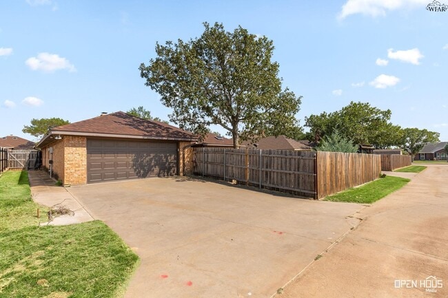 Building Photo - 4708 Stansbury Ln