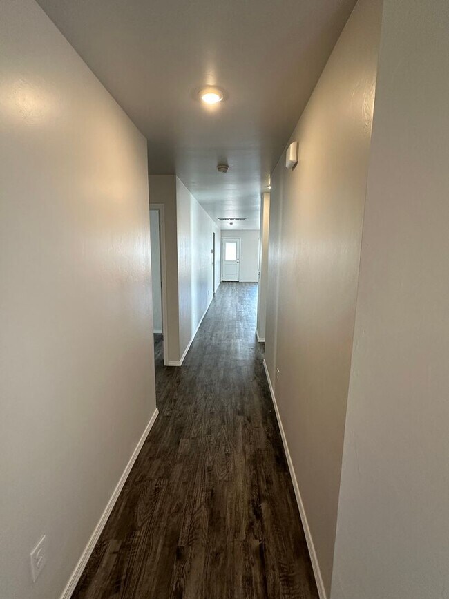 Building Photo - Now Pre-Leasing! 4 Bedroom, 2 Bath Home in Robertson’s Landing Available 7/14