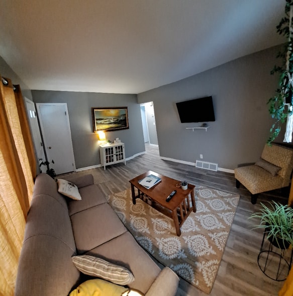 Building Photo - 514 13th Ave