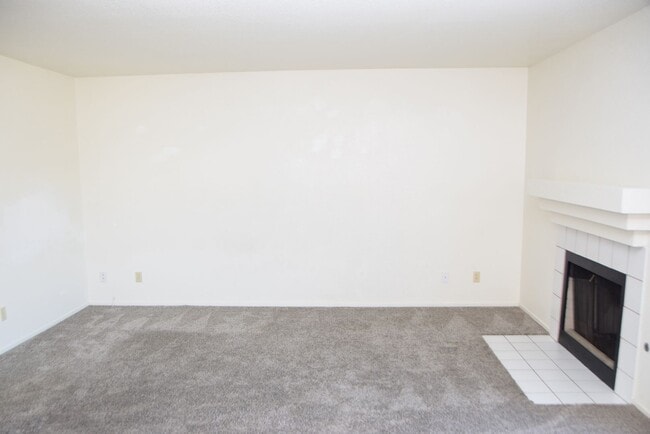 Building Photo - NORTHWEST - 2 STORY HOME - 4 BEDROOMS