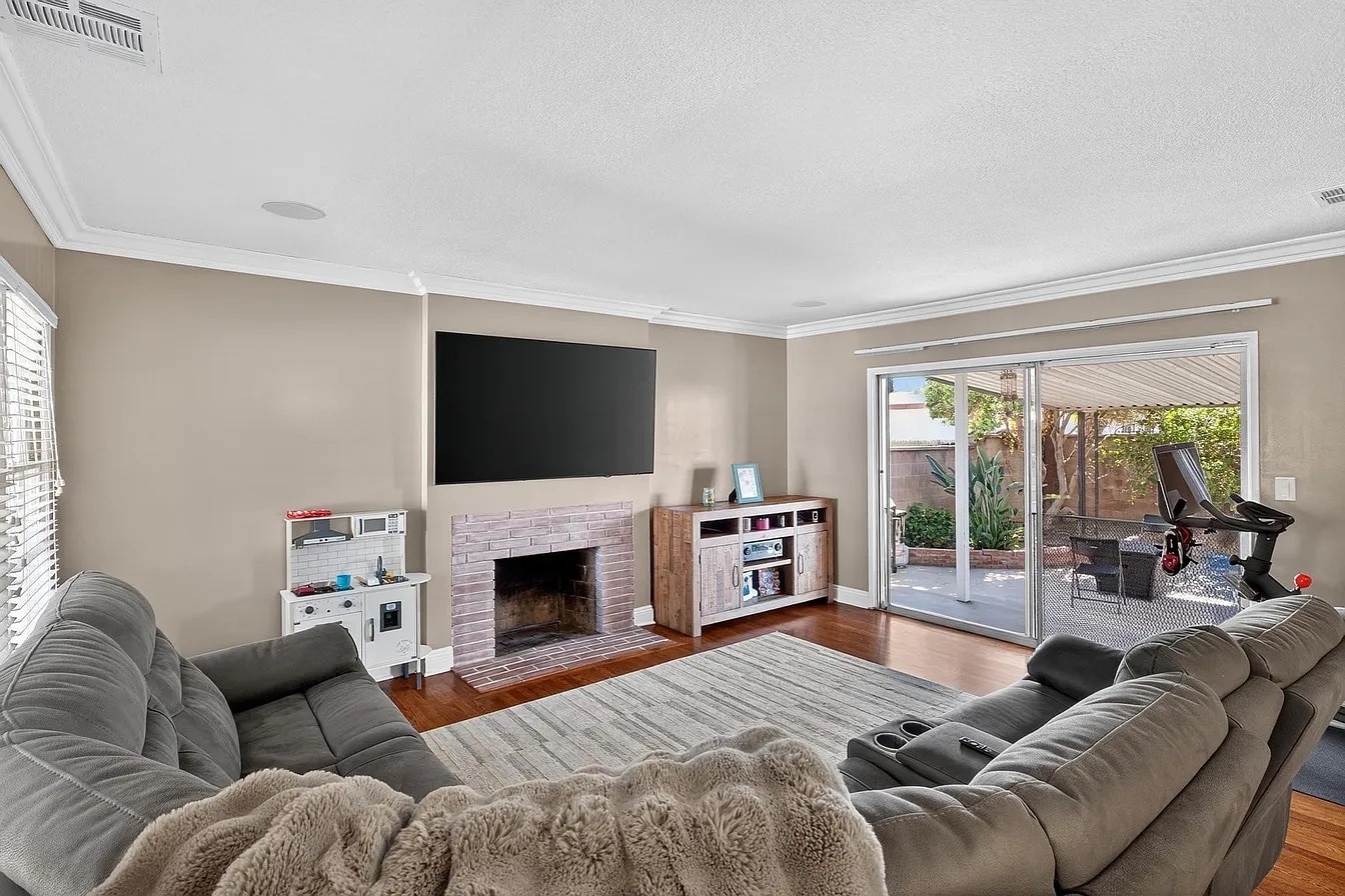 Building Photo - 2924 W 136th St