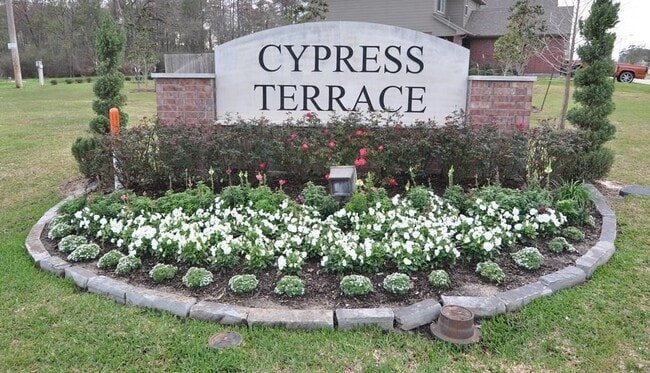 Building Photo - 21935 Hemlock Park Dr