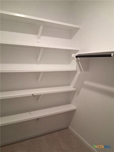 Building Photo - 253 Villars Dr