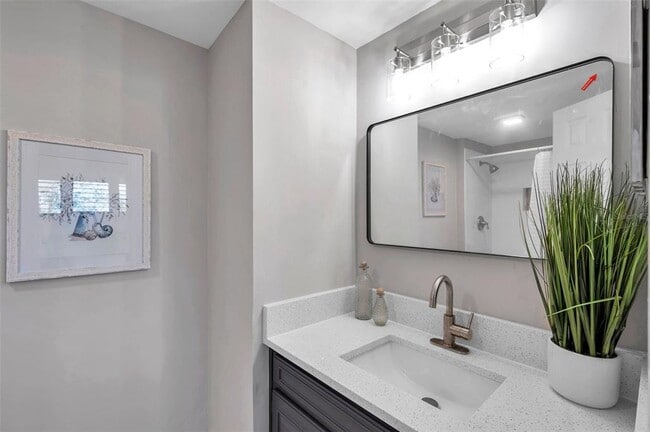 Building Photo - 6311 Newtown Cir