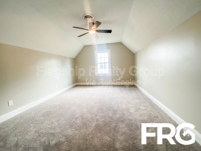 Building Photo - 232 N Marion Dr