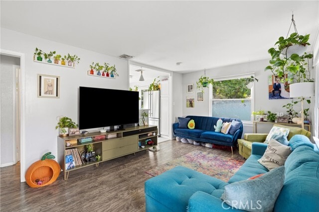 Building Photo - 274 W Laurel Ave