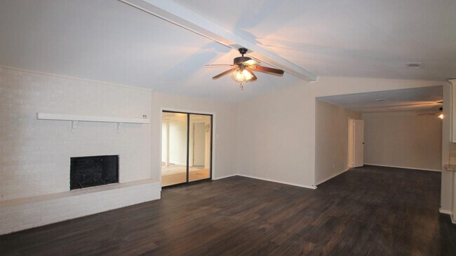 Building Photo - 15711 Echo Glen Dr