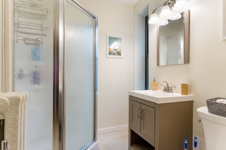 Building Photo - 1249 Beacon St