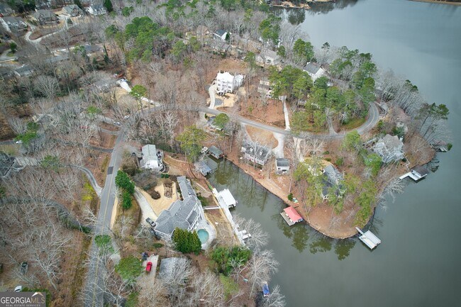 Building Photo - 75 Lakeshore Dr NW