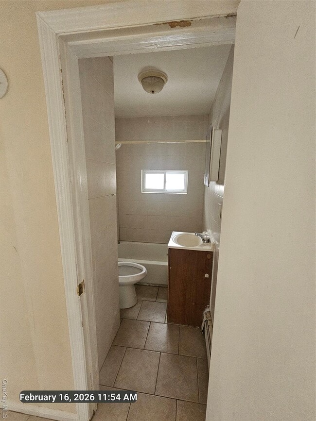 Building Photo - 118 Oak Ave