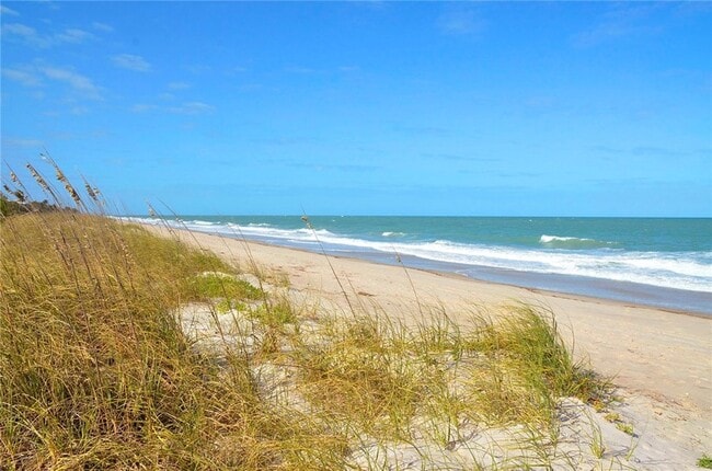 Building Photo - 5601 Jimmy Buffett Mem Hwy