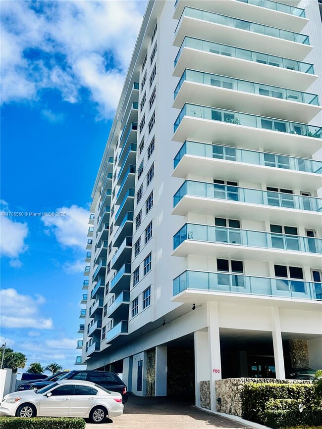 Building Photo - 9511 Collins Ave