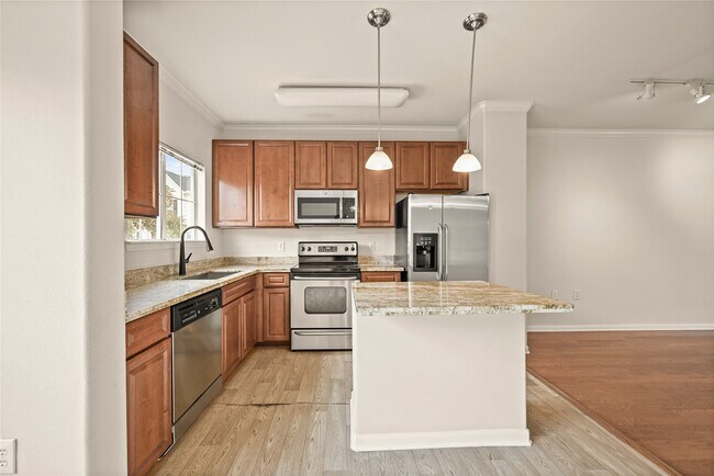 Building Photo - 9200 Westheimer Rd