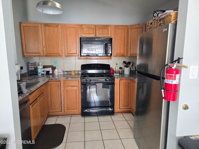 Building Photo - 51 Nautilus Dr