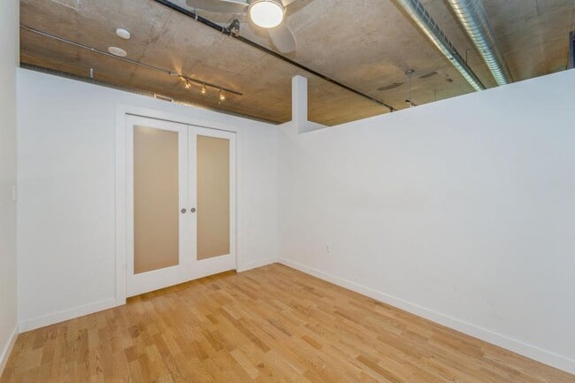 Building Photo - Mosler Lofts - 1 bedroom