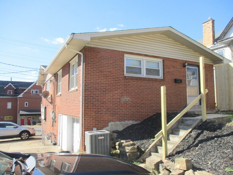 Building Photo - 538 State St