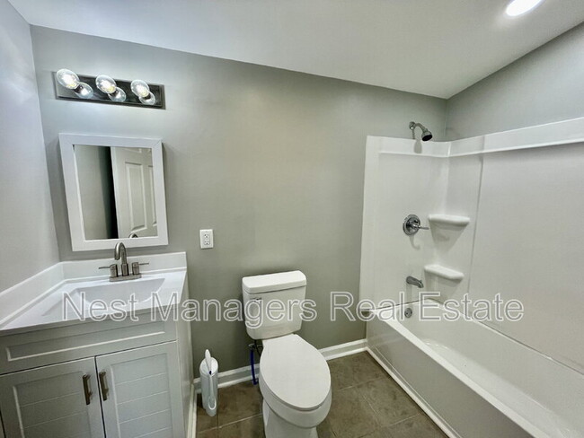 Building Photo - 318 Grimes St