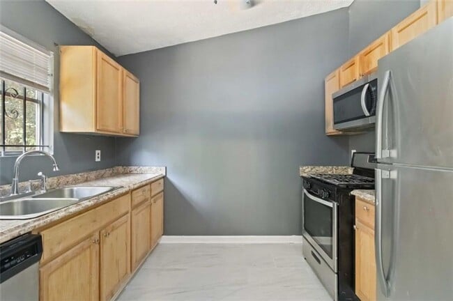 Building Photo - 6925 Cainwood Dr