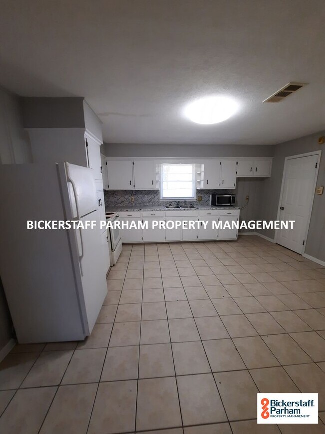 Building Photo - At Last, This Is What You’ve Been Searching For. Located in Phenix City!!