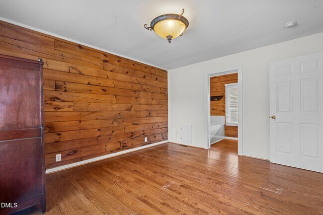 Building Photo - 65 Birdhouse Ln