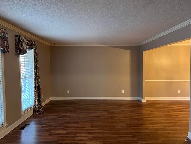 Building Photo - 115 Wedgewood Ct