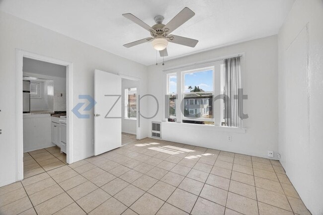 Building Photo - 532 21st St