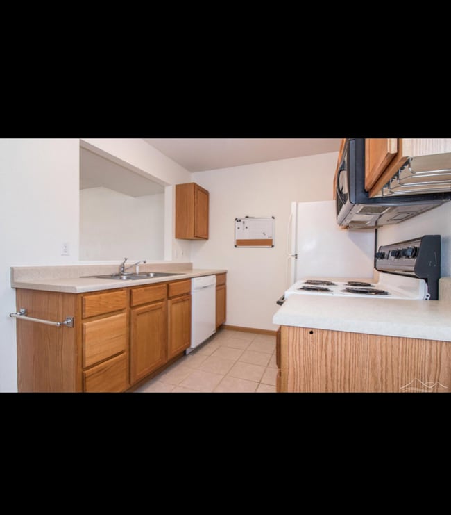 Building Photo - 3612 Zinnia Dr