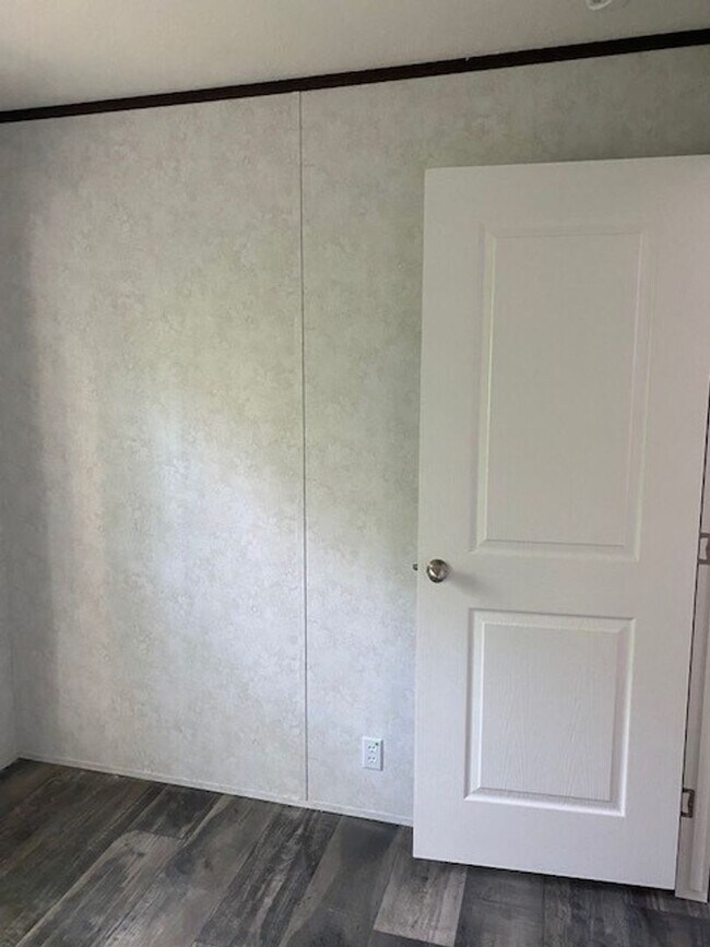 Building Photo - New 2 Bedroom Mobile Home-Denver