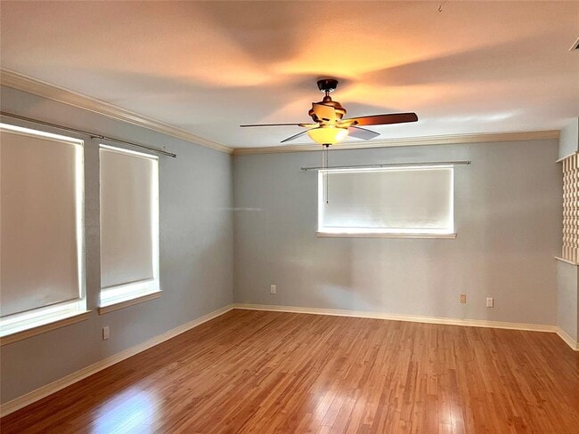 Building Photo - 10608 Spicewood Club Dr