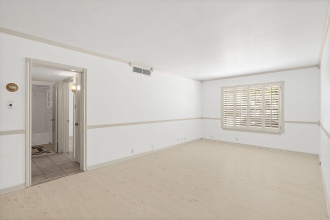 Building Photo - 2601 Bellefontaine St