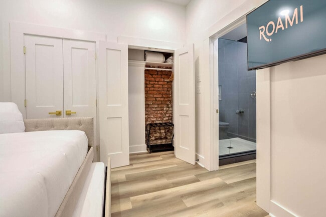 Building Photo - 1050 Annunciation St