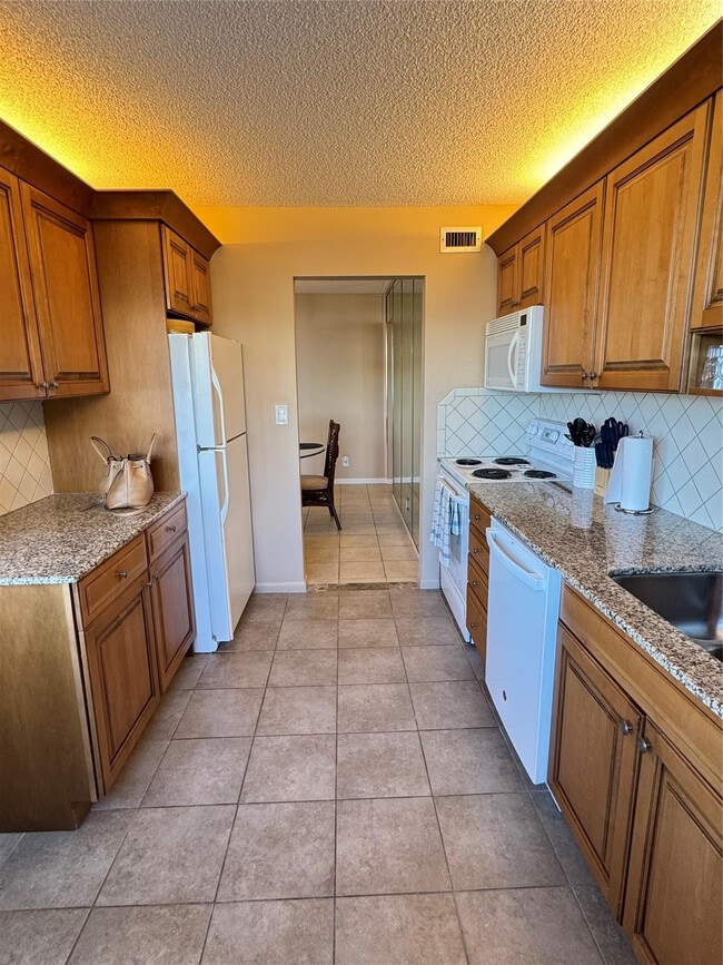 Building Photo - 5200 N Ocean Blvd