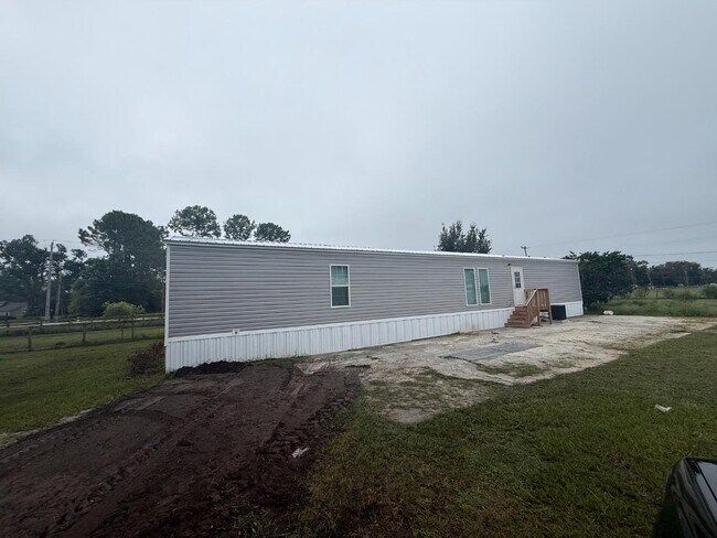 Building Photo - 4901 N Vaughn Rd