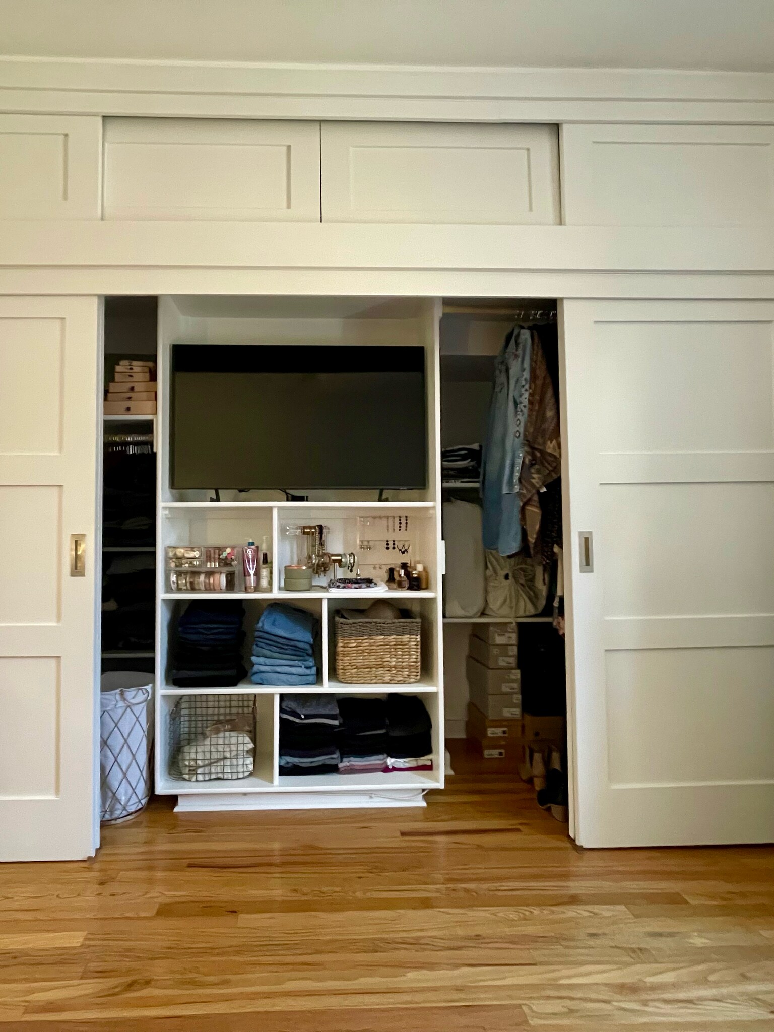 Building Photo - 308 Arno St NE