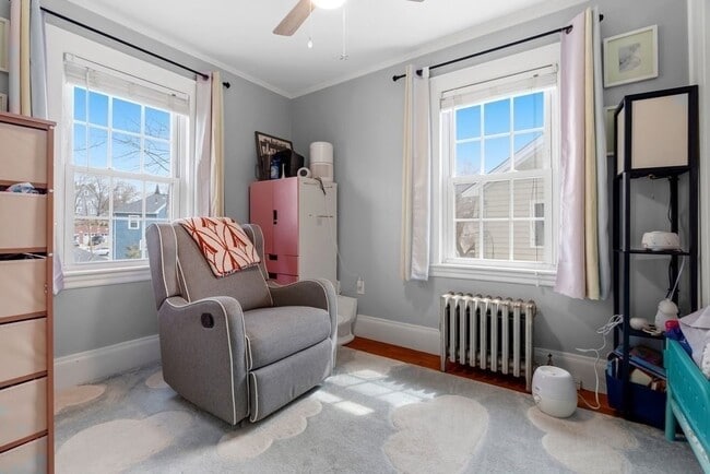 Building Photo - 859 Fellsway W