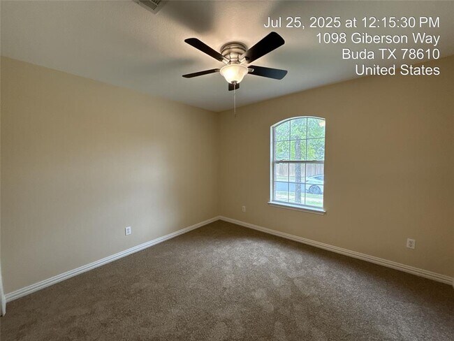 Building Photo - 1098 Giberson Way