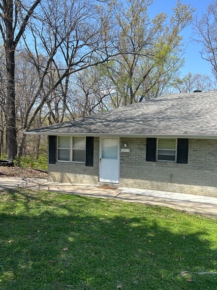 Building Photo - 454 Hutton Ln